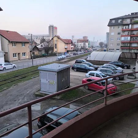Stan Na Dan Zaga Uzunovica 5 Apartment *