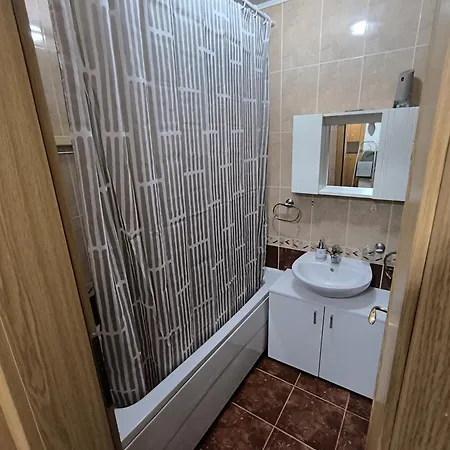 Stan Na Dan Zaga Uzunovica 5 Apartment